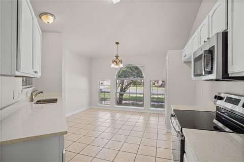 House in DeLand, Florida 4 bedrooms, 144.93 sq.m. № 1901893 - photo 11