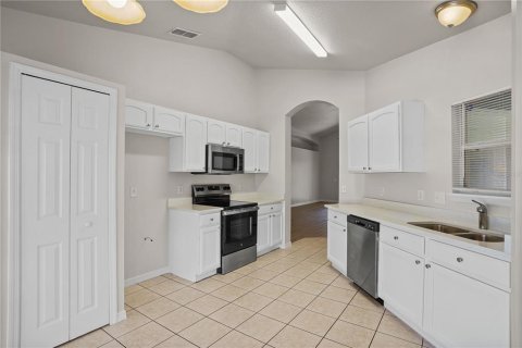 House in DeLand, Florida 4 bedrooms, 144.93 sq.m. № 1901893 - photo 12