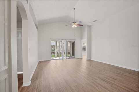 House in DeLand, Florida 4 bedrooms, 144.93 sq.m. № 1901893 - photo 8