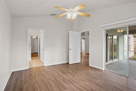 House in DeLand, Florida 4 bedrooms, 144.93 sq.m. № 1901893 - photo 17