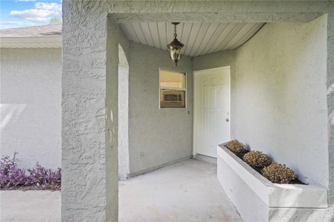 House in DeLand, Florida 4 bedrooms, 144.93 sq.m. № 1901893 - photo 6