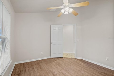 House in DeLand, Florida 4 bedrooms, 144.93 sq.m. № 1901893 - photo 22