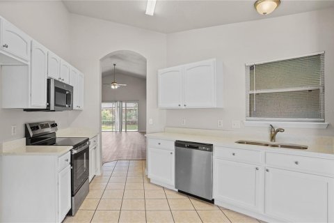 House in DeLand, Florida 4 bedrooms, 144.93 sq.m. № 1901893 - photo 13