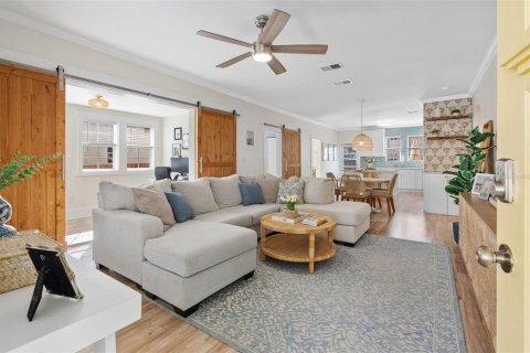 Villa ou maison à vendre à Tampa, Floride: 4 chambres, 131.55 m2 № 2418391 - photo 4