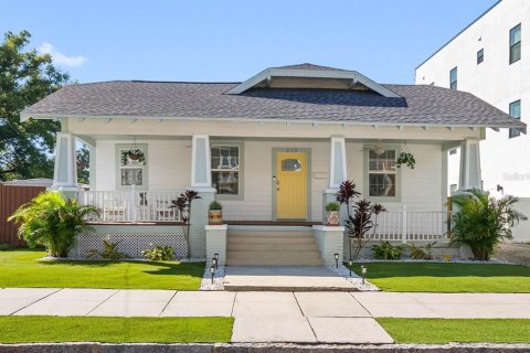 Villa ou maison à Tampa, Floride 4 chambres, 131.55 m2 № 2418391