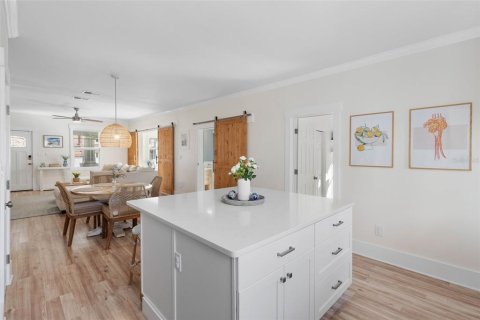 Villa ou maison à vendre à Tampa, Floride: 4 chambres, 131.55 m2 № 2418391 - photo 15