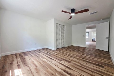 Villa ou maison à vendre à Pinellas Park, Floride: 4 chambres, 167.78 m2 № 1916688 - photo 23