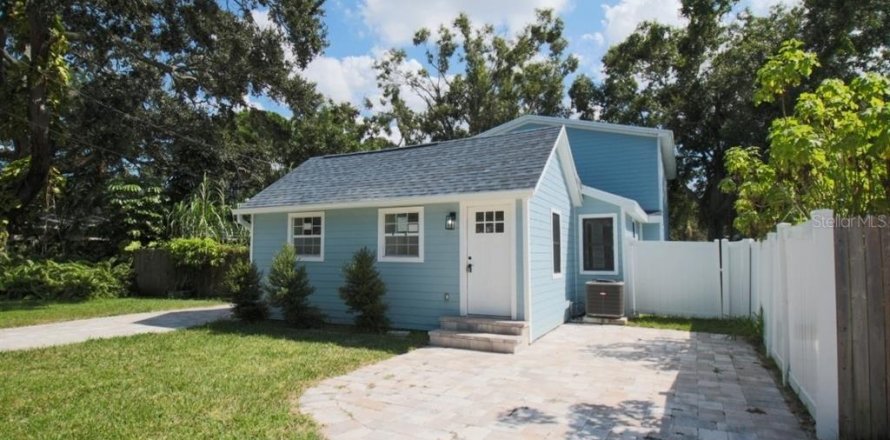 Villa ou maison à Pinellas Park, Floride 4 chambres, 167.78 m2 № 1916688