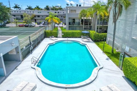 Condo in Miami, Florida, 1 bedroom  № 1858546 - photo 22