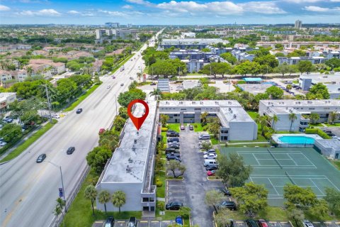 Condo in Miami, Florida, 1 bedroom  № 1858546 - photo 25