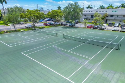 Condo in Miami, Florida, 1 bedroom  № 1858546 - photo 23