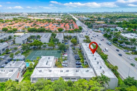 Condo in Miami, Florida, 1 bedroom  № 1858546 - photo 27