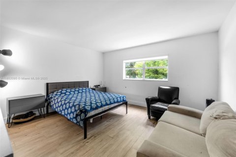 Condo in Miami, Florida, 1 bedroom  № 1858546 - photo 9