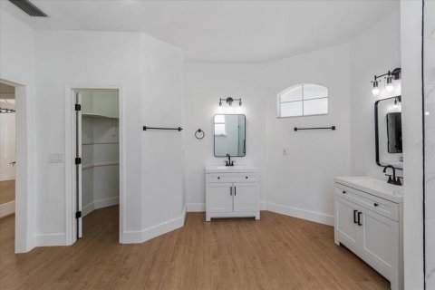 Villa ou maison à vendre à Orlando, Floride: 4 chambres, 235.14 m2 № 2329206 - photo 27