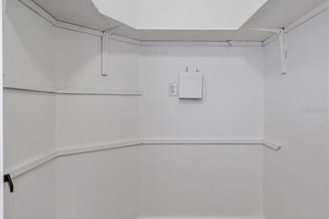 Villa ou maison à vendre à Orlando, Floride: 4 chambres, 235.14 m2 № 2329206 - photo 29