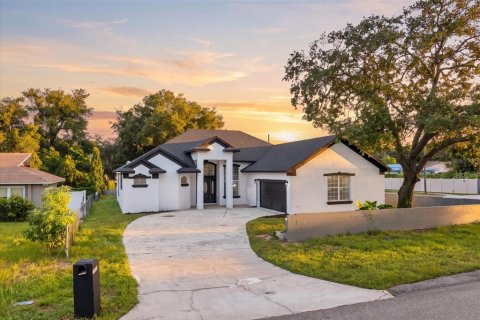 Villa ou maison à vendre à Orlando, Floride: 4 chambres, 235.14 m2 № 2329206 - photo 2