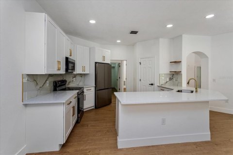 Villa ou maison à vendre à Orlando, Floride: 4 chambres, 235.14 m2 № 2329206 - photo 11
