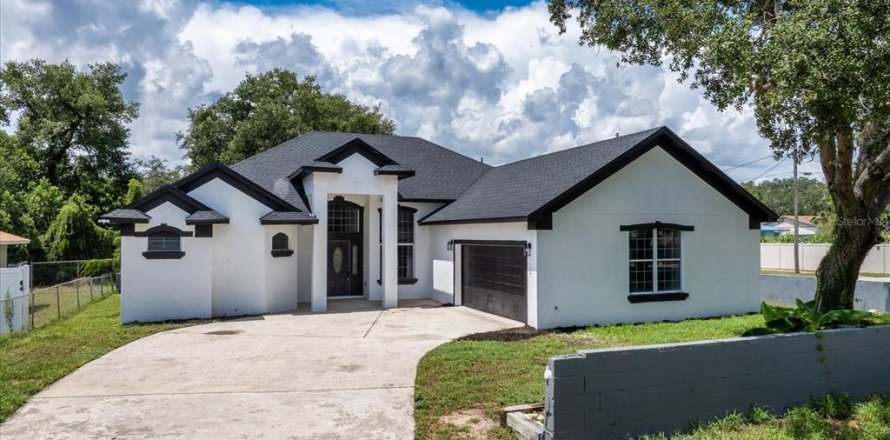 Villa ou maison à Orlando, Floride 4 chambres, 235.14 m2 № 2329206