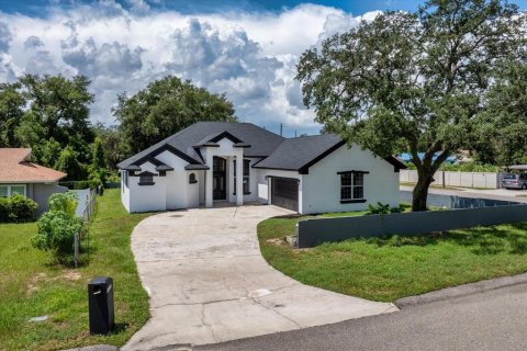 Villa ou maison à vendre à Orlando, Floride: 4 chambres, 235.14 m2 № 2329206 - photo 3