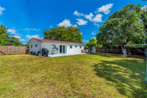 House in Hollywood, Florida 3 bedrooms, 98.1 sq.m. № 1963518 - photo 30