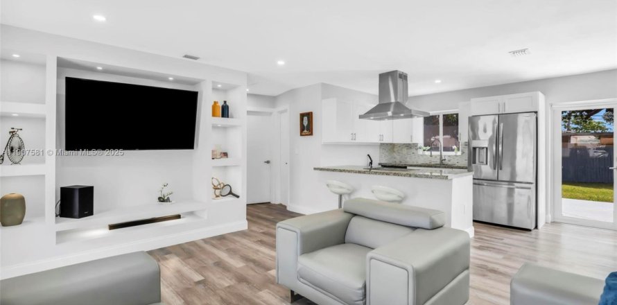 House in Hollywood, Florida 3 bedrooms, 98.1 sq.m. № 1963518