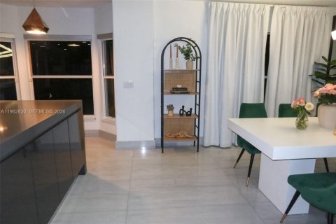 Villa ou maison à vendre à Hollywood, Floride: 4 chambres, 187.2 m2 № 2023687 - photo 6