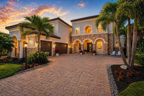 House in Sarasota, Florida 5 bedrooms, 480.4 sq.m. № 2097269