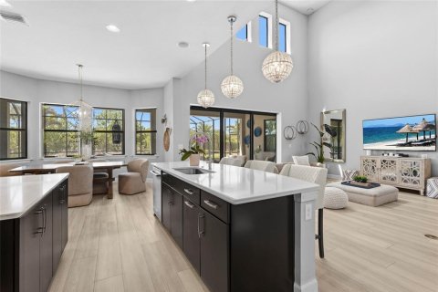 House in Sarasota, Florida 5 bedrooms, 480.4 sq.m. № 2097269 - photo 9