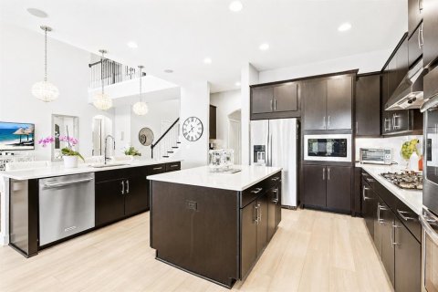 House in Sarasota, Florida 5 bedrooms, 480.4 sq.m. № 2097269 - photo 10
