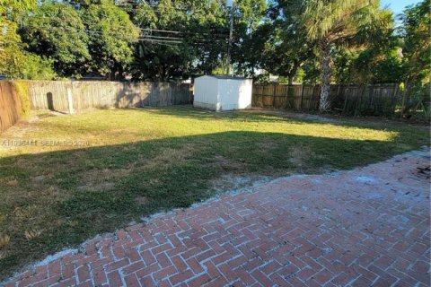 Villa ou maison à louer à Fort Lauderdale, Floride: 3 chambres, 113.71 m2 № 2000955 - photo 2