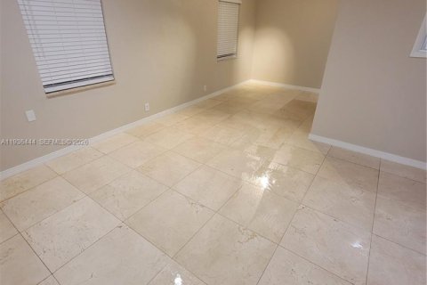 Villa ou maison à louer à Fort Lauderdale, Floride: 3 chambres, 113.71 m2 № 2000955 - photo 4