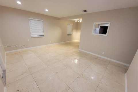Villa ou maison à louer à Fort Lauderdale, Floride: 3 chambres, 113.71 m2 № 2000955 - photo 7