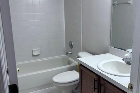 House in Lutz, Florida 5 bedrooms, 333.8 sq.m. № 1915294 - photo 29