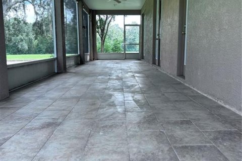 House in Lutz, Florida 5 bedrooms, 333.8 sq.m. № 1915294 - photo 17