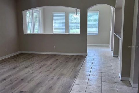 House in Lutz, Florida 5 bedrooms, 333.8 sq.m. № 1915294 - photo 12