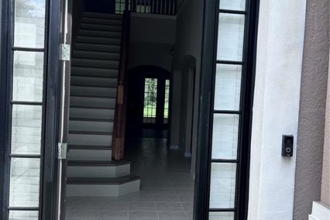 House in Lutz, Florida 5 bedrooms, 333.8 sq.m. № 1915294 - photo 7