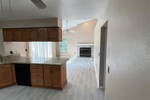House in Land O' Lakes, Florida 3 bedrooms, 158.86 sq.m. № 2220330 - photo 5