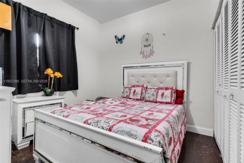 Commercial property in Miami, Florida № 2008481 - photo 24