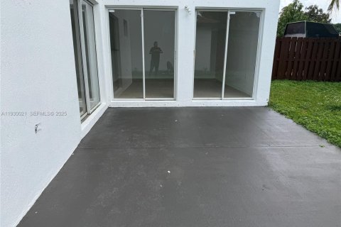 Casa en alquiler en Homestead, Florida, 3 dormitorios № 1988636 - foto 14