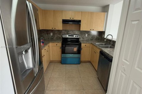 Casa en alquiler en Homestead, Florida, 3 dormitorios № 1988636 - foto 2