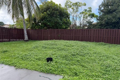 Casa en alquiler en Homestead, Florida, 3 dormitorios № 1988636 - foto 10