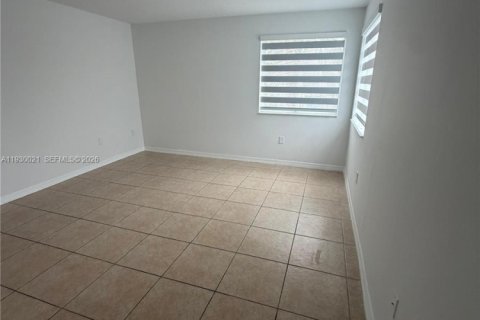 House in Homestead, Florida 3 bedrooms, 156.82 sq.m. № 1988636 - photo 22