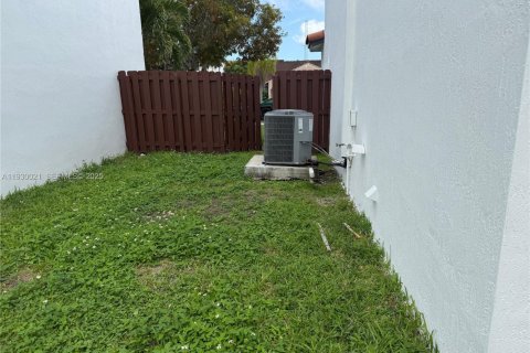 Casa en alquiler en Homestead, Florida, 3 dormitorios № 1988636 - foto 15