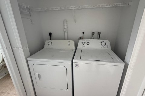 Casa en alquiler en Homestead, Florida, 3 dormitorios № 1988636 - foto 12