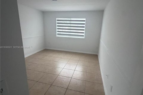 House in Homestead, Florida 3 bedrooms, 156.82 sq.m. № 1988636 - photo 23