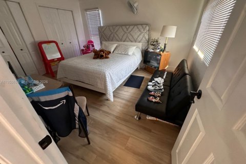 Townhouse in Fort Myers, Florida 2 bedrooms № 2153069 - photo 5