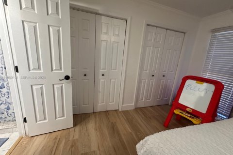 Townhouse in Fort Myers, Florida 2 bedrooms № 2153069 - photo 2