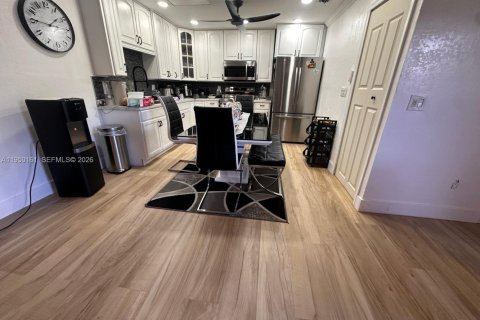 Townhouse in Fort Myers, Florida 2 bedrooms № 2153069 - photo 12