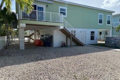 House in Islamorada, Village of Islands, Florida 3 bedrooms, 118.73 sq.m. № 1729567 - photo 16