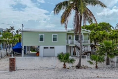 House in Islamorada, Village of Islands, Florida 3 bedrooms, 118.73 sq.m. № 1729567 - photo 1